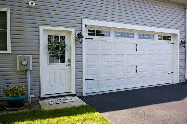 24/7 Emergency Garage Door Panel Replacement experts in Montague, CA